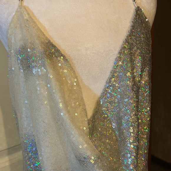 Club Wear silver sparkle ombré backless connects w/ chin around neck adjustable - Picture 4 of 10